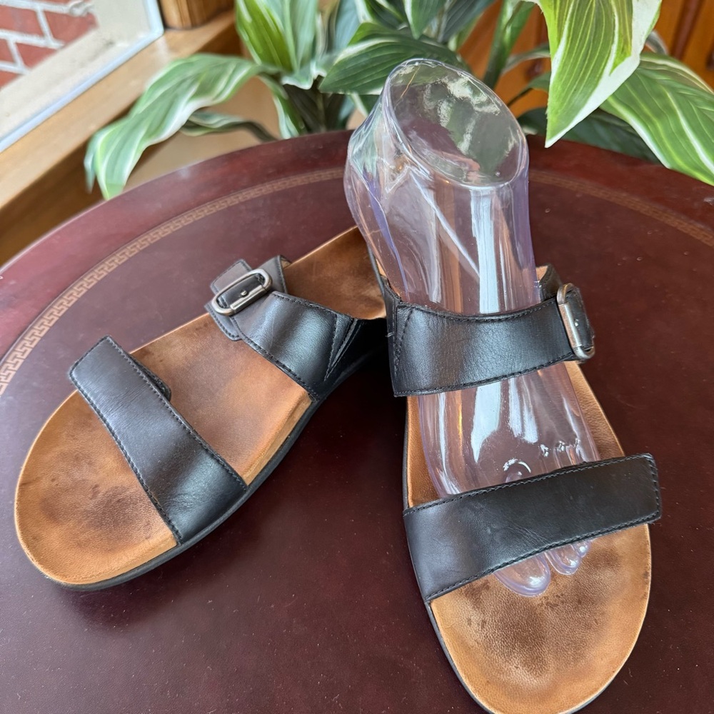Dansko brown leather adjustable two-Strap Slide Sandals size 9.5 (41)